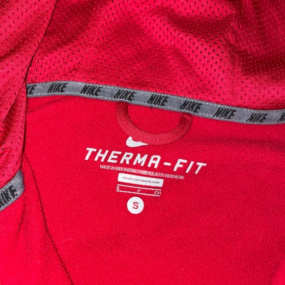 NIKE red therma fit jacket - Picture 5 of 5